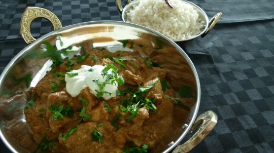 MissFoodFairy's butter chicken in serving dishes (2)