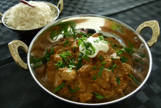 MissFoodFairy's butter chicken in serving dishes