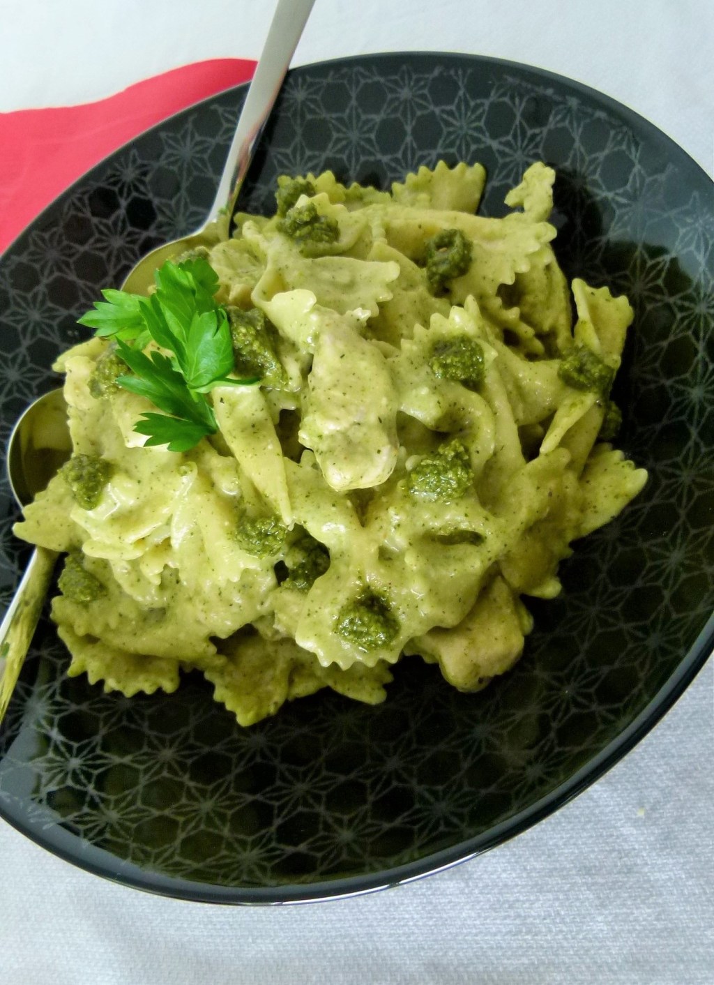 One-pot creamy chicken pesto pasta