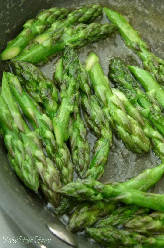 a.MissFoodFairy's sauteed asparagus heads