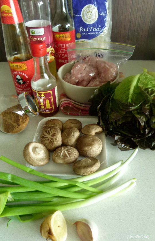 a.MissFoodFairys chicken&shiitake noodle stirfry ingredients